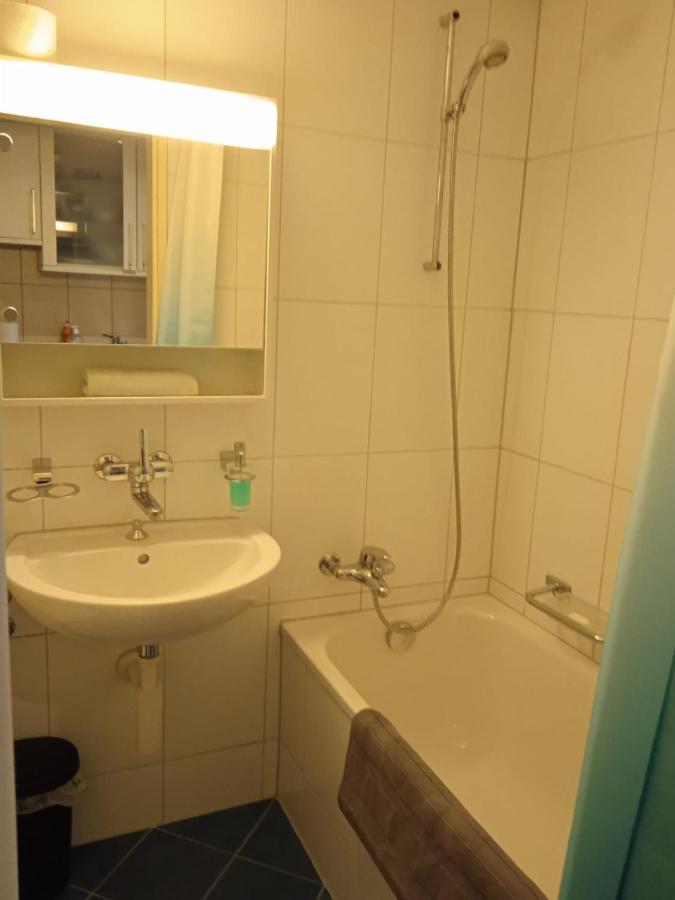 Апартаменты Studio Flat In The Heart Of Zug, Ideal For Solo Travellers Экстерьер фото
